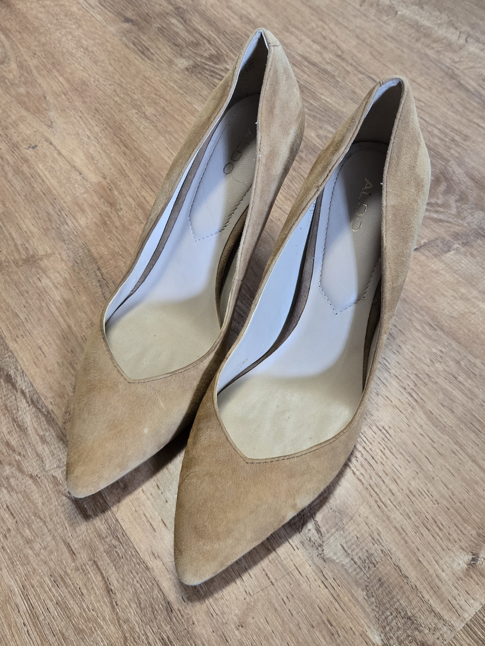 Aldo Tan Gold Suede Pointed-Toe Pumps Size 7
